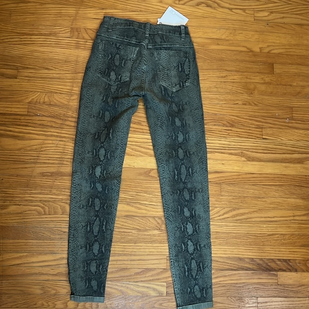 Q2 Unique Denim Green Skinny Reversible Jeans with Snake Print - Picture 4 of 9